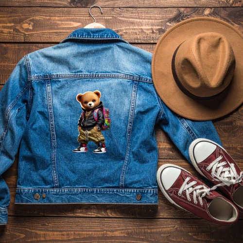 Naprasowanki, Naplamki, Termo Naklejki na Ubrania DTF - Miś z Plecakiem